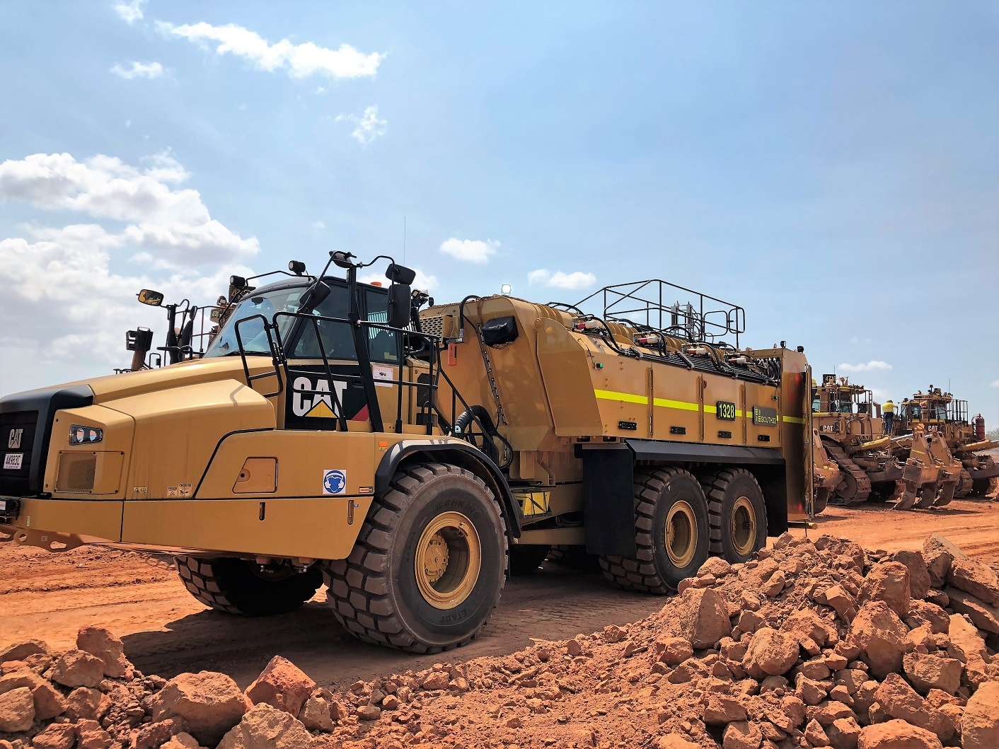 CAT 745 LUBE TRUCK