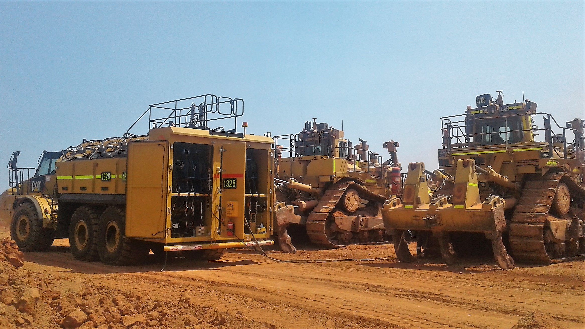 CAT-745C-QMW-LUBE-TRUCK-GROOTE-EYLANDT