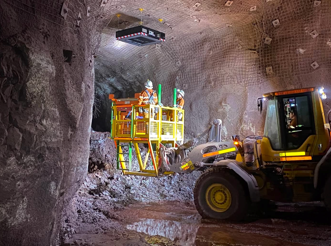 QMW Q-PILOT MEWP SYSTEM WITH WORK PLATFORM